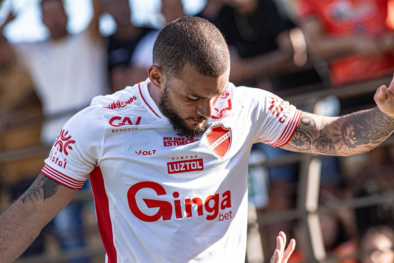 André Luís projeta semifinal e relembra passagem pelo rival Atlético-GO