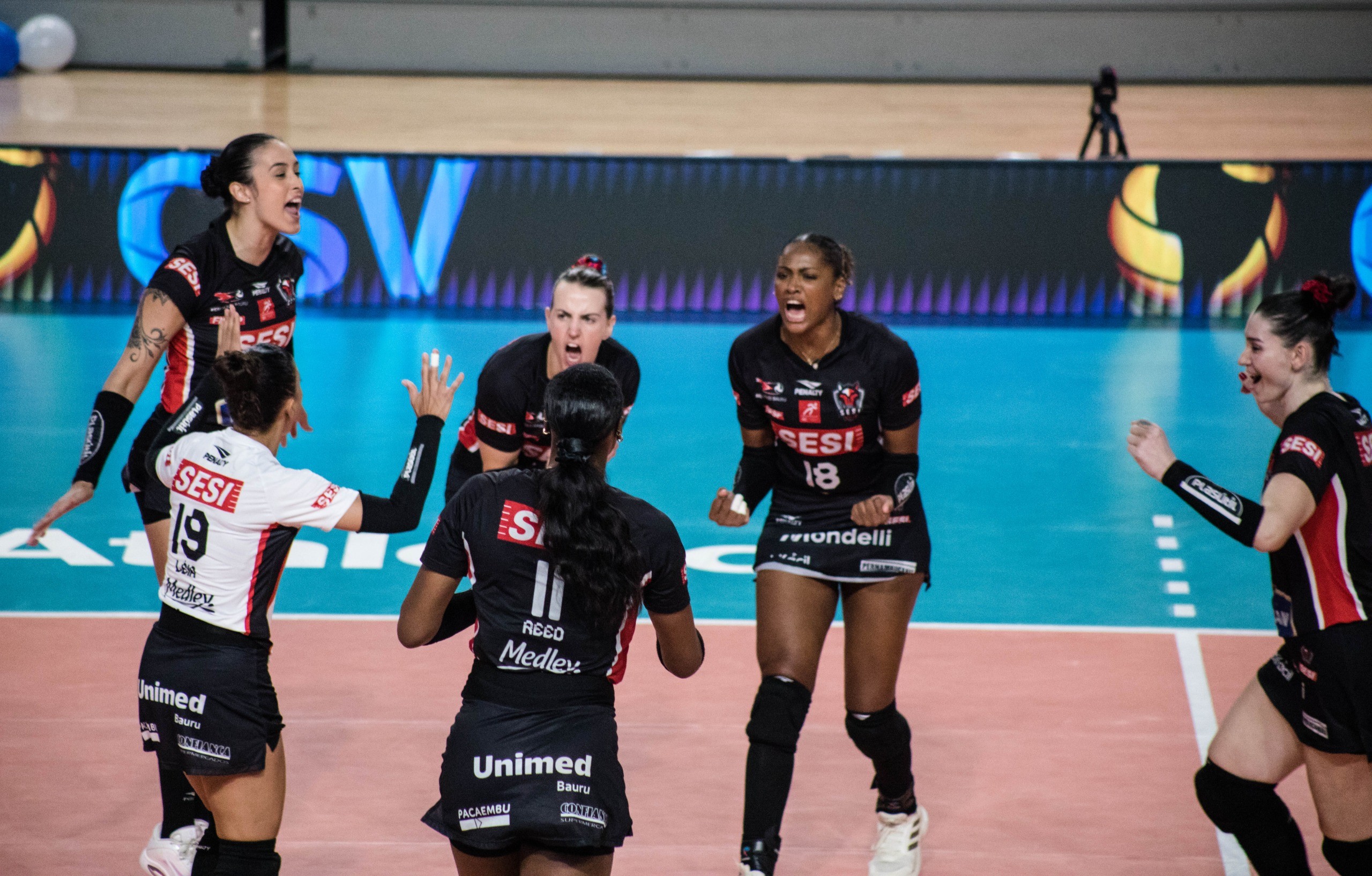 Sesi-Bauru vence Alianza Lima, se garante no Mundial e fará final brasileira no Sul-Americano