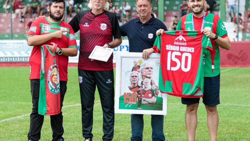 Sérgio Guedes comemora os 150 jogos pela Portuguesa Santista após vitória no A3
