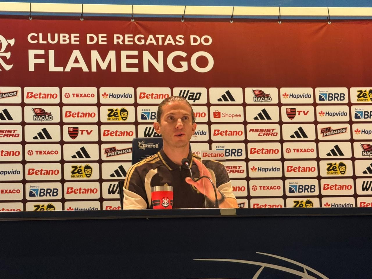 Filipe Luís, do Flamengo, diz que foi mal interpretado no caso Vini Jr: “Condeno o ato racista”