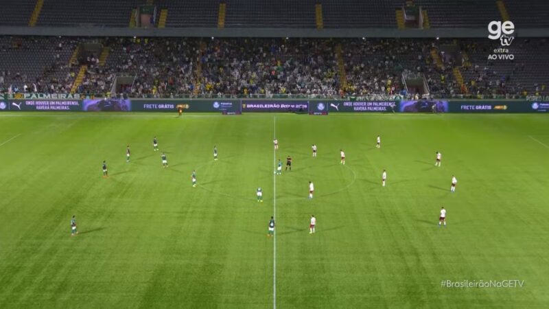 Peculiar! Palmeiras deu a saída de bola nos dois tempos contra Fluminense; veja vídeo