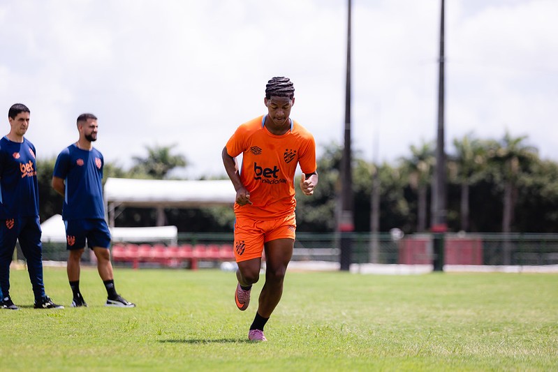 Sport adota rigidez em “protocolo” Zé Lucas, e volante só deverá estrear em mais duas semanas