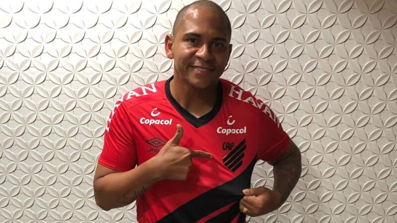 Ex-Athletico, Walter aprova provocação de Viveros ao Coritiba: “Hoje pode duas coxinhas”