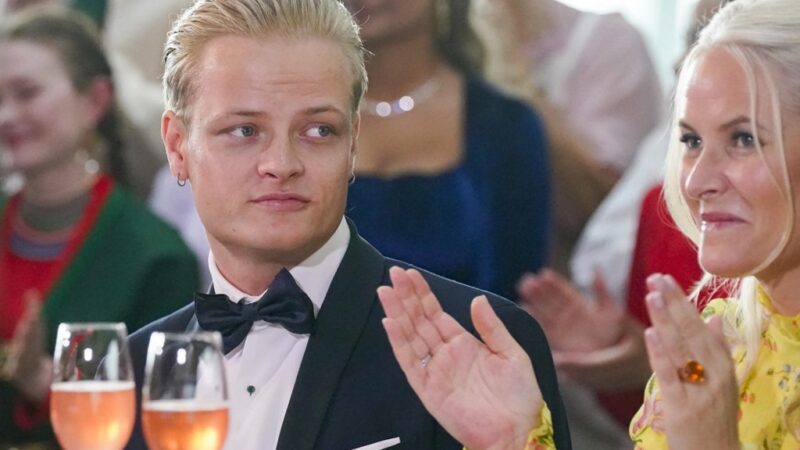 Promotoria na Noruega pede mais de sete anos de prisão para filho de princesa julgado por estupros