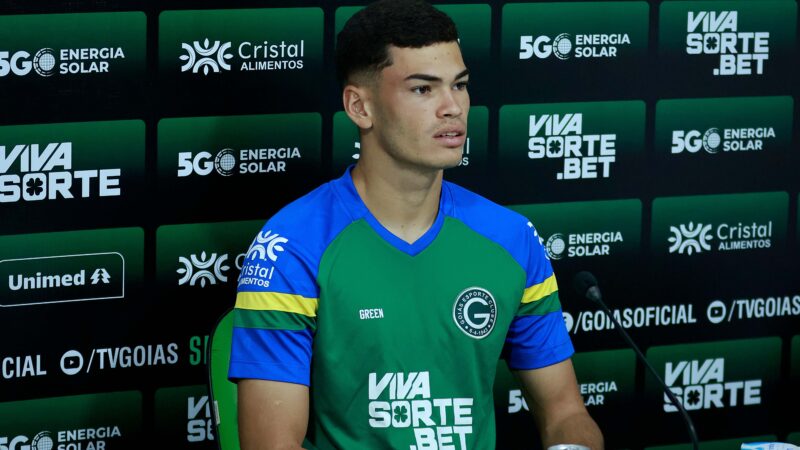 Botafogo faz proposta por Anthony, zagueiro do Goiás
