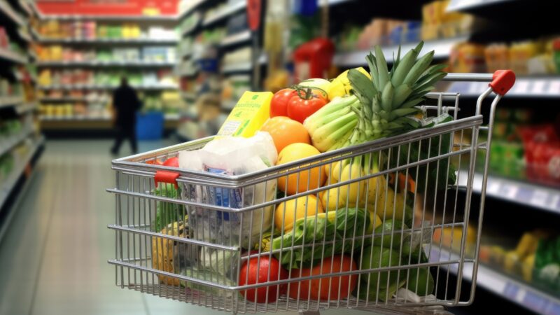 Preço da cesta básica sobe em 14 capitais em fevereiro; carne encarece e café fica mais barato