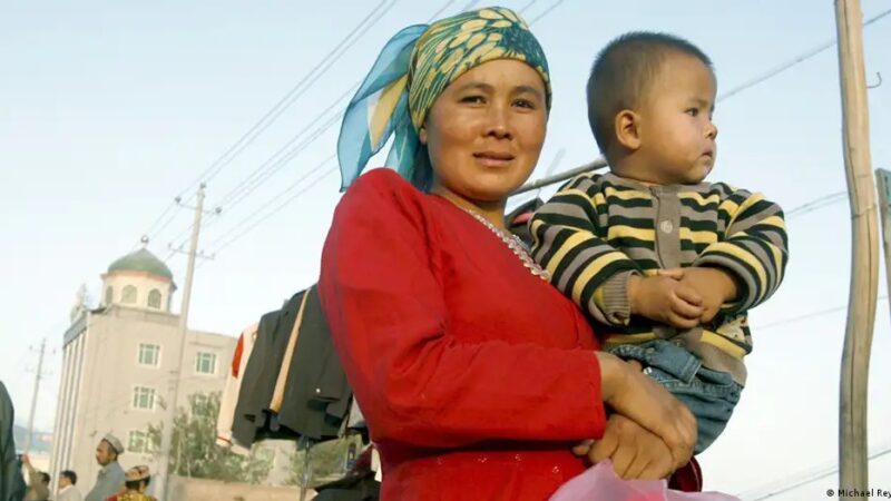 Nova lei da unidade étnica pressiona ainda mais minorias na China