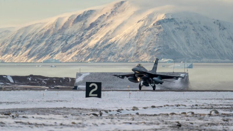 Dinamarca enviou explosivos à Groenlândia para destruir pistas de pouso em caso de invasão dos EUA
