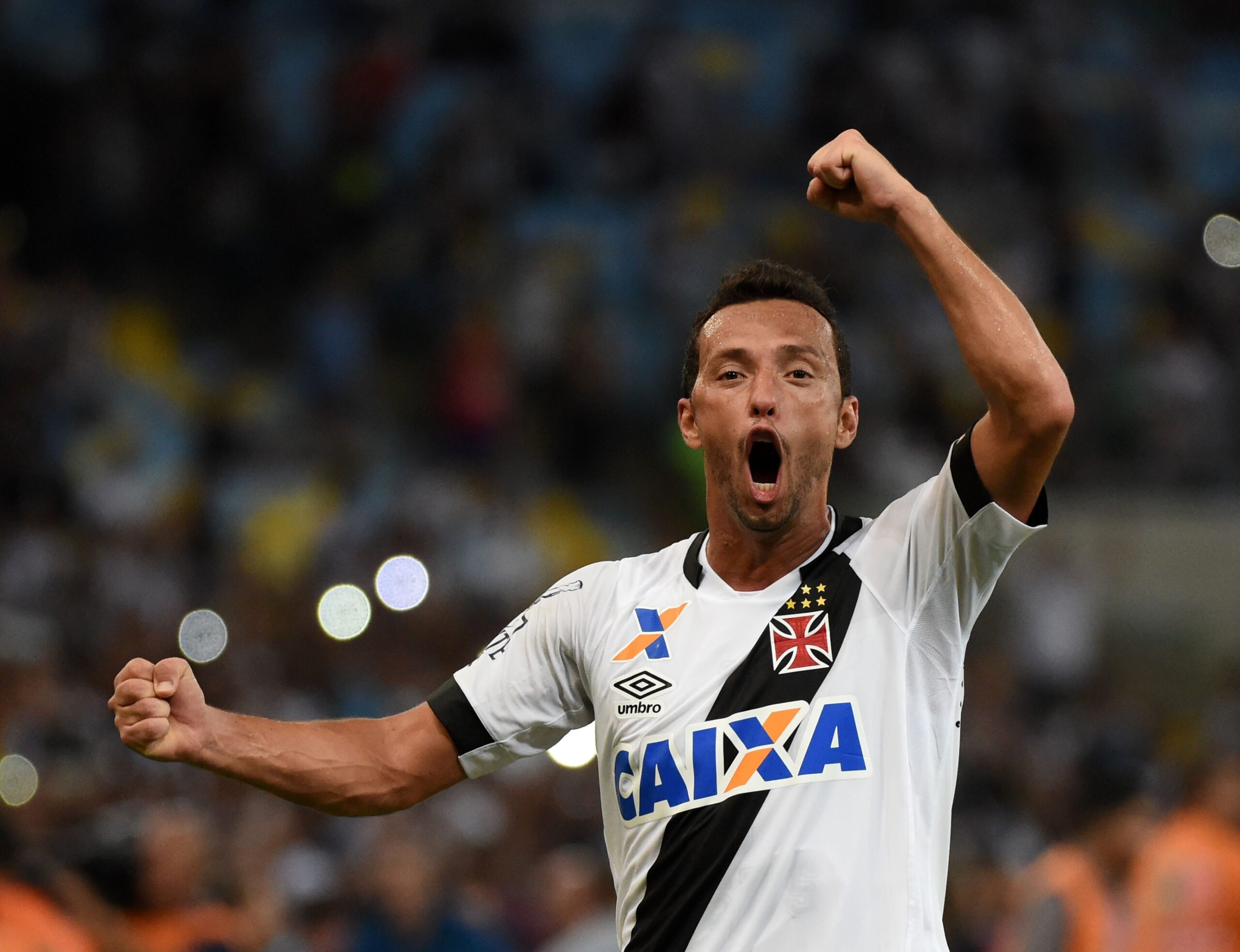 Campeão pelo Vasco em 2016, Nenê pode voltar a levantar um troféu estadual após quase 10 anos