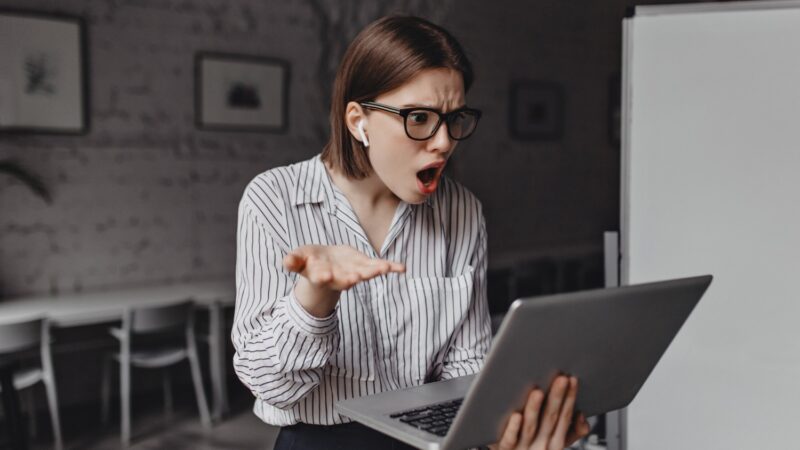 Empresa dos EUA paga R$ 4 mil por dia para ‘Agressor profissional de IA’