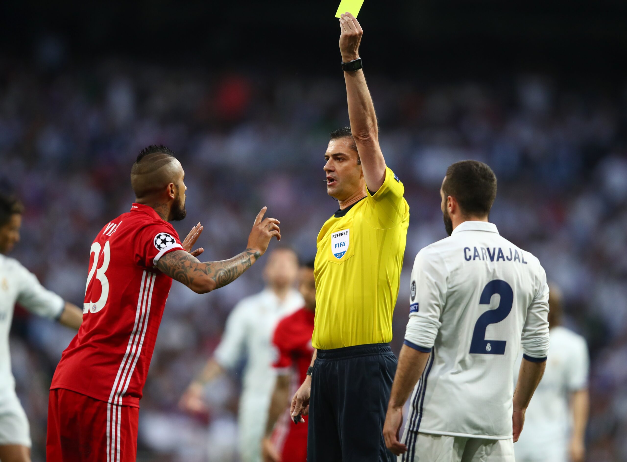 Vidal diz que se sentiu roubado pelo Real Madrid na Champions: “Por isso inventaram o VAR depois”