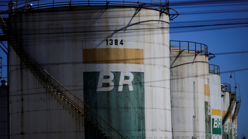 Petrobras prevê alta de R$ 0,06 no litro do diesel puro para o consumidor após reajuste