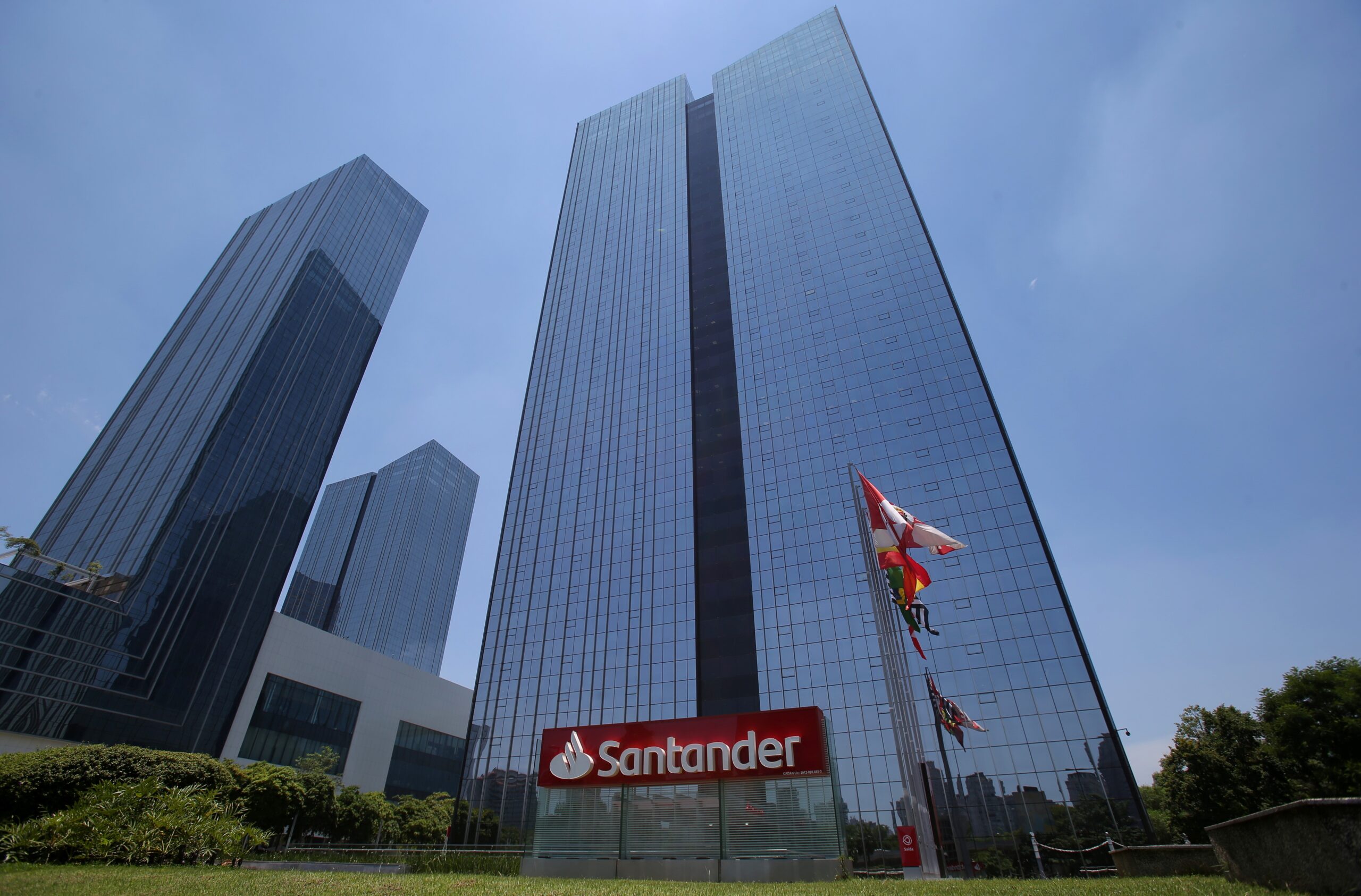 CEO do Santander Brasil decide deixar cargo; Finkelsztain, da B3, será o substituto