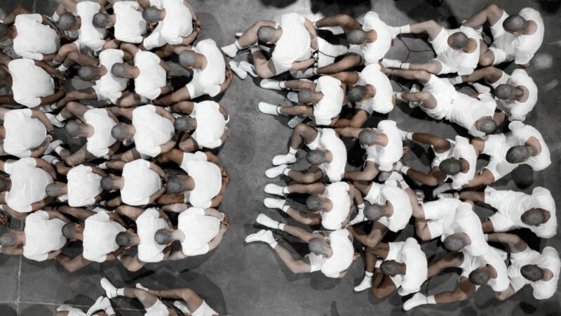 El Salvador aprova prisão perpétua para menores de idade