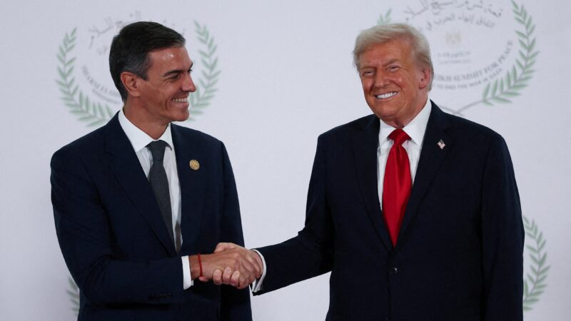 É #FAKE que vídeo mostre bronca de Trump em premiê espanhol por ‘traição’ na guerra contra o Irã; cena ocorreu em 2019