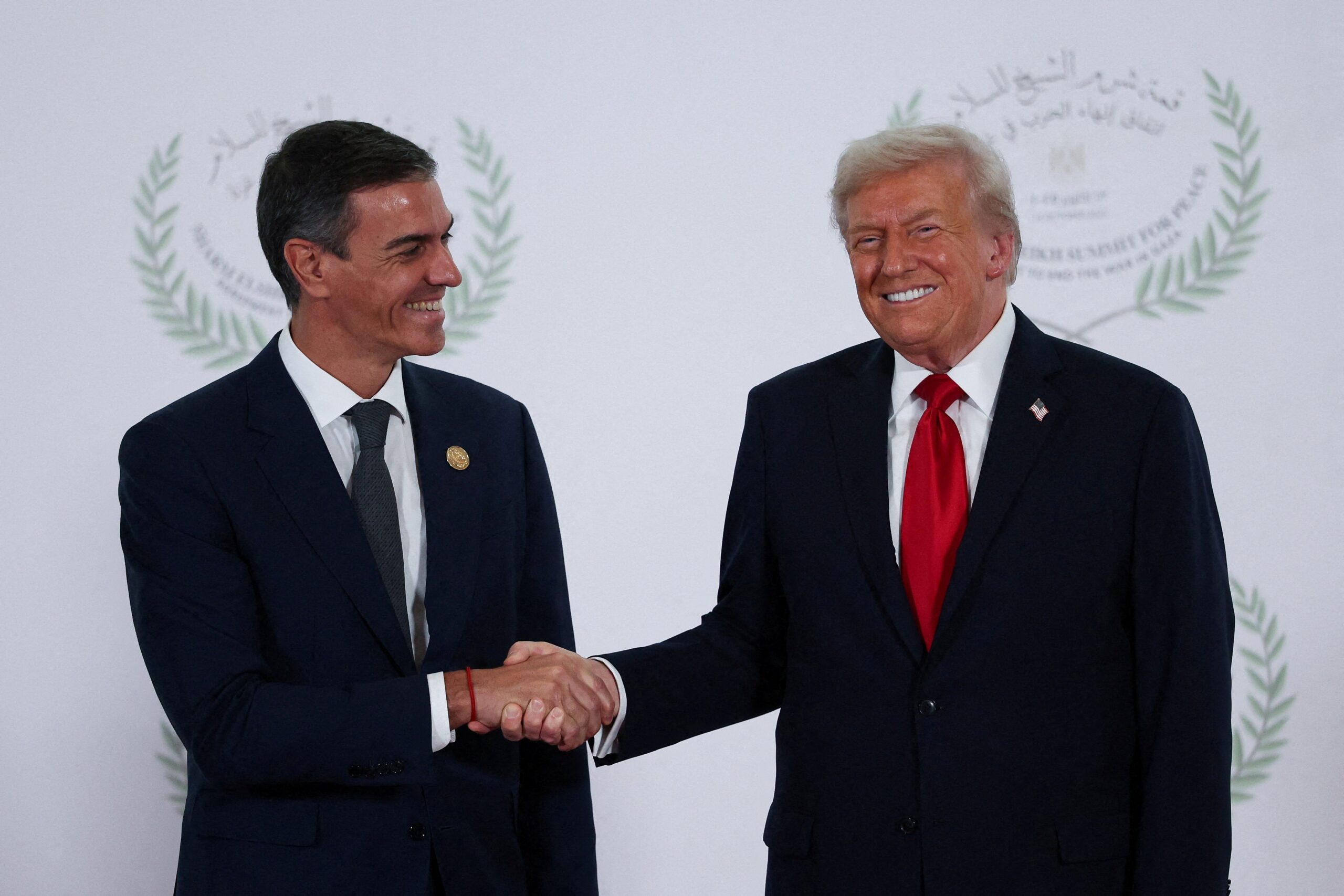 É #FAKE que vídeo mostre bronca de Trump em premiê espanhol por ‘traição’ na guerra contra o Irã; cena ocorreu em 2019