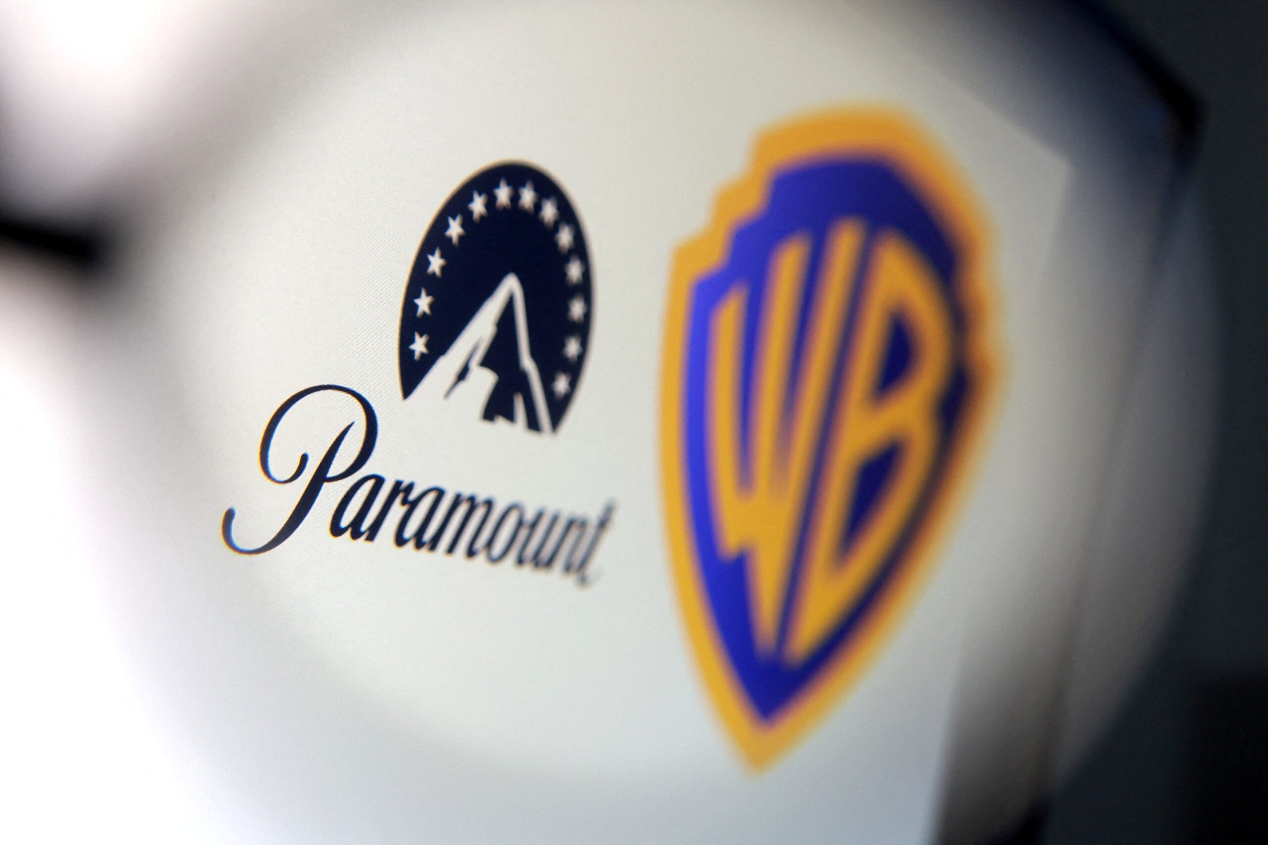 EUA enviam intimações em investigação sobre acordo entre Warner e Paramount