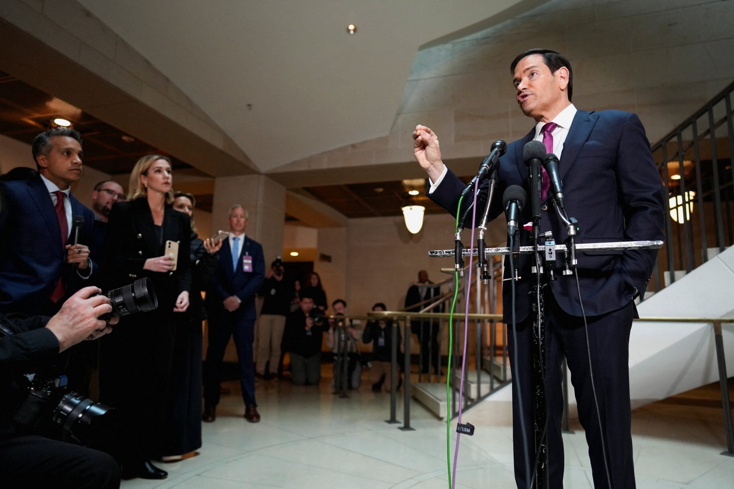 EUA afirmam que seis militares americanos morreram no conflito com o Irã