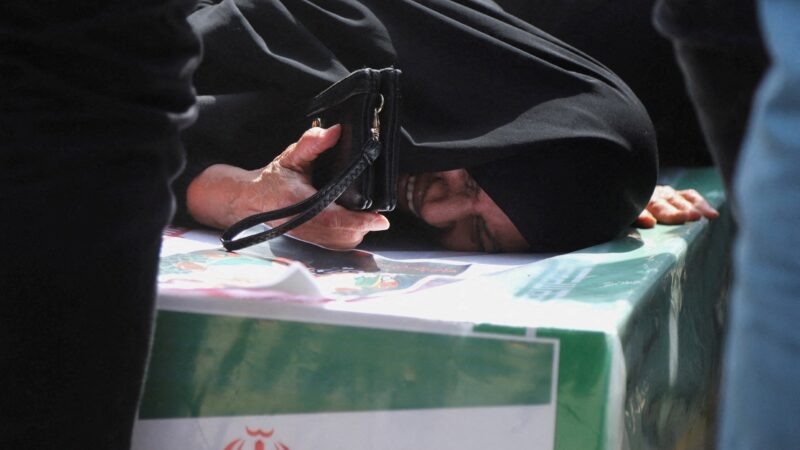 Bombardeio à escola no Irã: como ataque matou dezenas de crianças e jogou pressão sobre Trump e os EUA