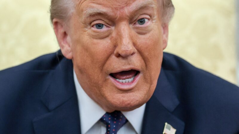 Trump comprou mais de US$ 1,1 milhão em títulos de Netflix e Warner no auge da disputa com a Paramount