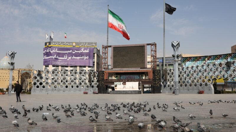 ‘Meus pais estão vivos?’: apagão de internet imposto pelo Irã completa uma semana e afeta iranianos em meio à guerra