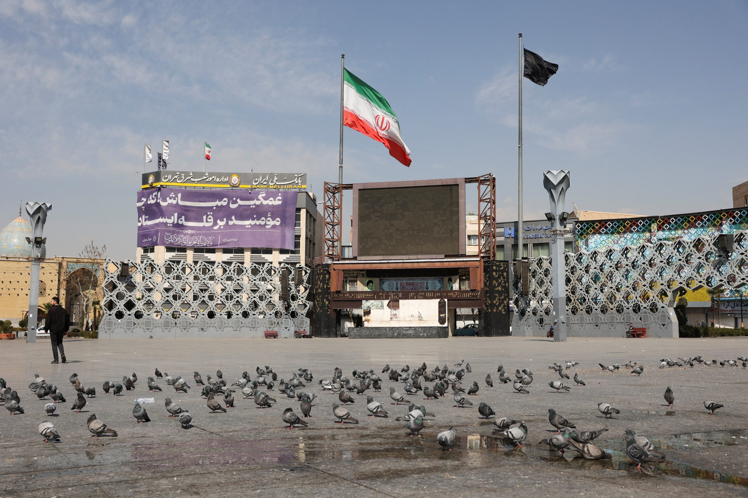 ‘Meus pais estão vivos?’: apagão de internet imposto pelo Irã completa uma semana e afeta iranianos em meio à guerra