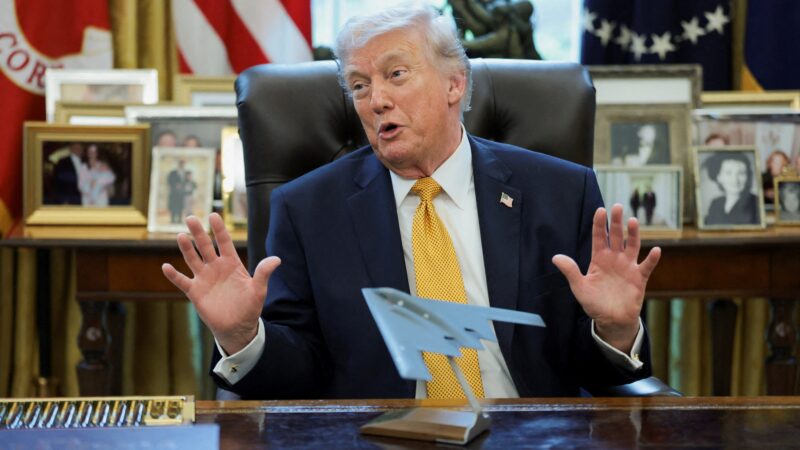 Trump diz que pediu para adiar viagem à China por causa da guerra com o Irã