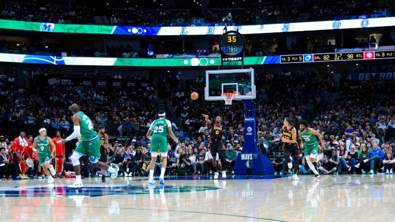 Ala congolês acerta arremesso do garrafão de defesa e entra em top 8 na história da NBA; veja