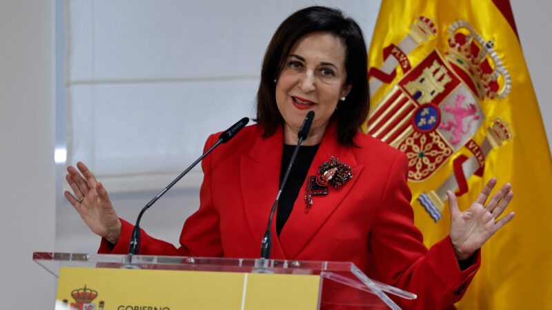 Espanha fecha espaço aéreo para aviões dos Estados Unidos envolvidos na guerra no Irã, diz ministra da Defesa