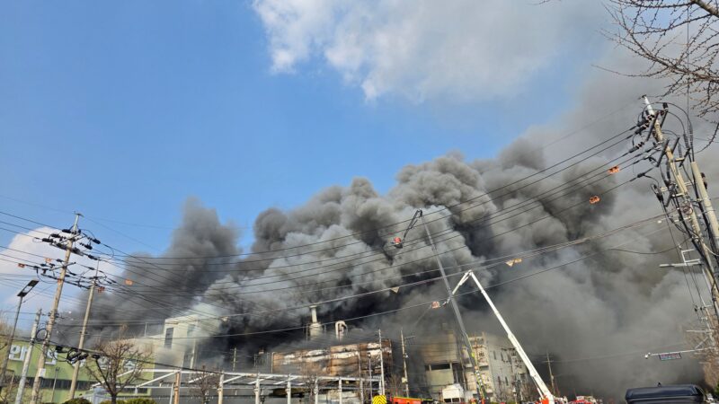 Incêndio em fábrica de autopeças deixa 10 mortos na Coreia do Sul