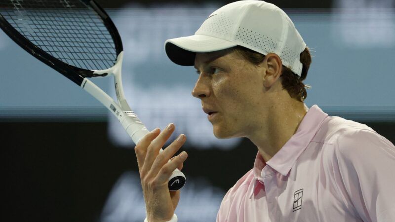 Sinner bate recorde de Djokovic em Masters 1.000 e vai às oitavas do Miami Open