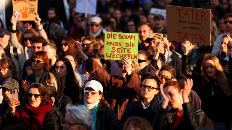 Manifestantes se mobilizam na Alemanha em apoio à atriz vítima de ‘deepfake’