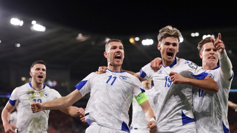 Atacante da Bósnia alfineta Itália antes de decisão: “Se têm medo de jogar com Gales, há algo errado”