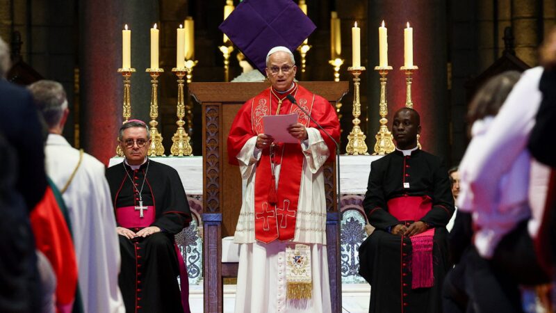 Em visita ao ‘paraíso dos milionários’, Papa Leão XIV pede partilha de riqueza com os mais pobres