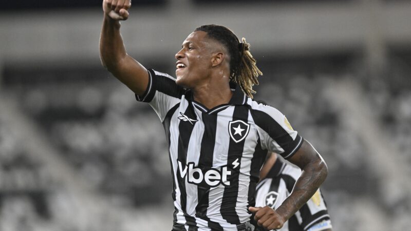 Danilo, do Botafogo, comenta possibilidade de atuar como segundo volante na Seleção: “Me sinto à vontade”