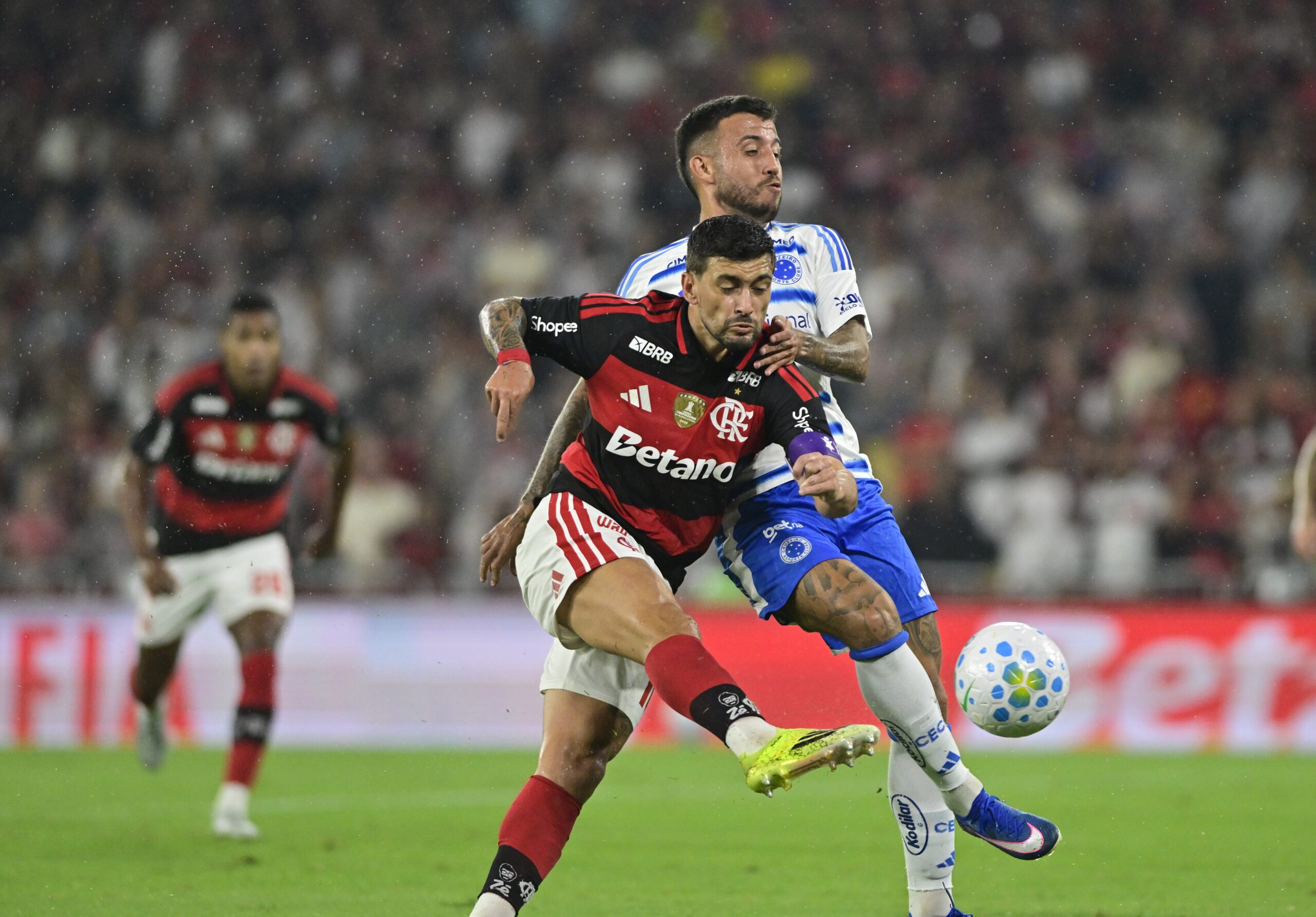 Mesmo com pressão no fim, Flamengo dá bons sinais ao bater o Cruzeiro