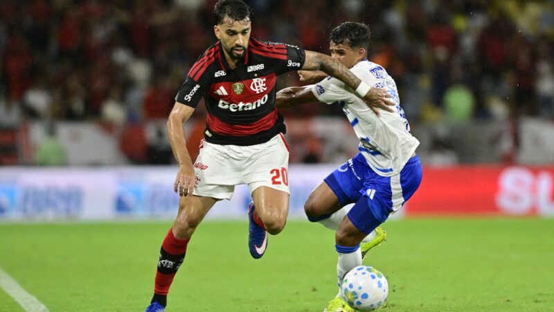 Paquetá tem fratura na mão e vai usar imobilização para jogar no Flamengo