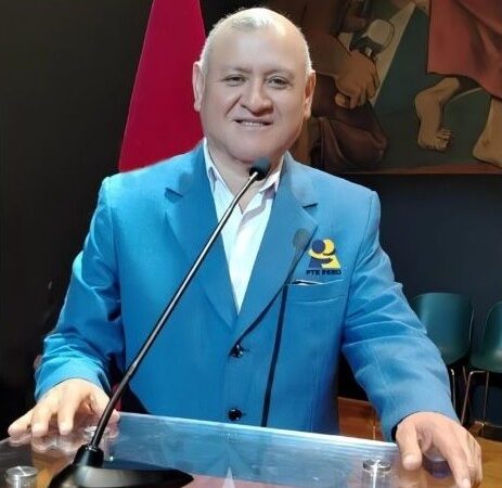 Napoleón Becerra, candidato à Presidência do Peru, morre em acidente de trânsito