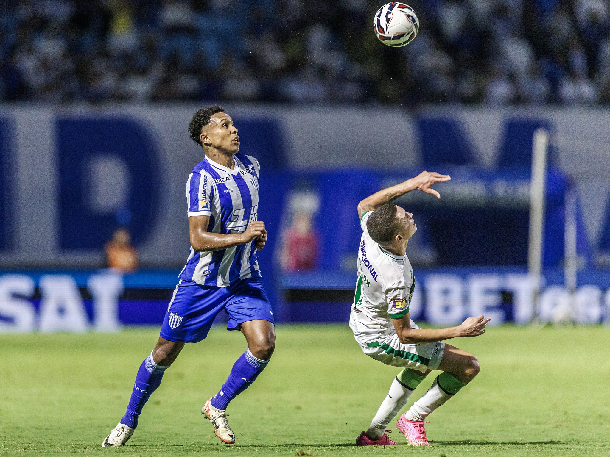 Avaí estende o contrato do lateral-esquerdo Quaresma