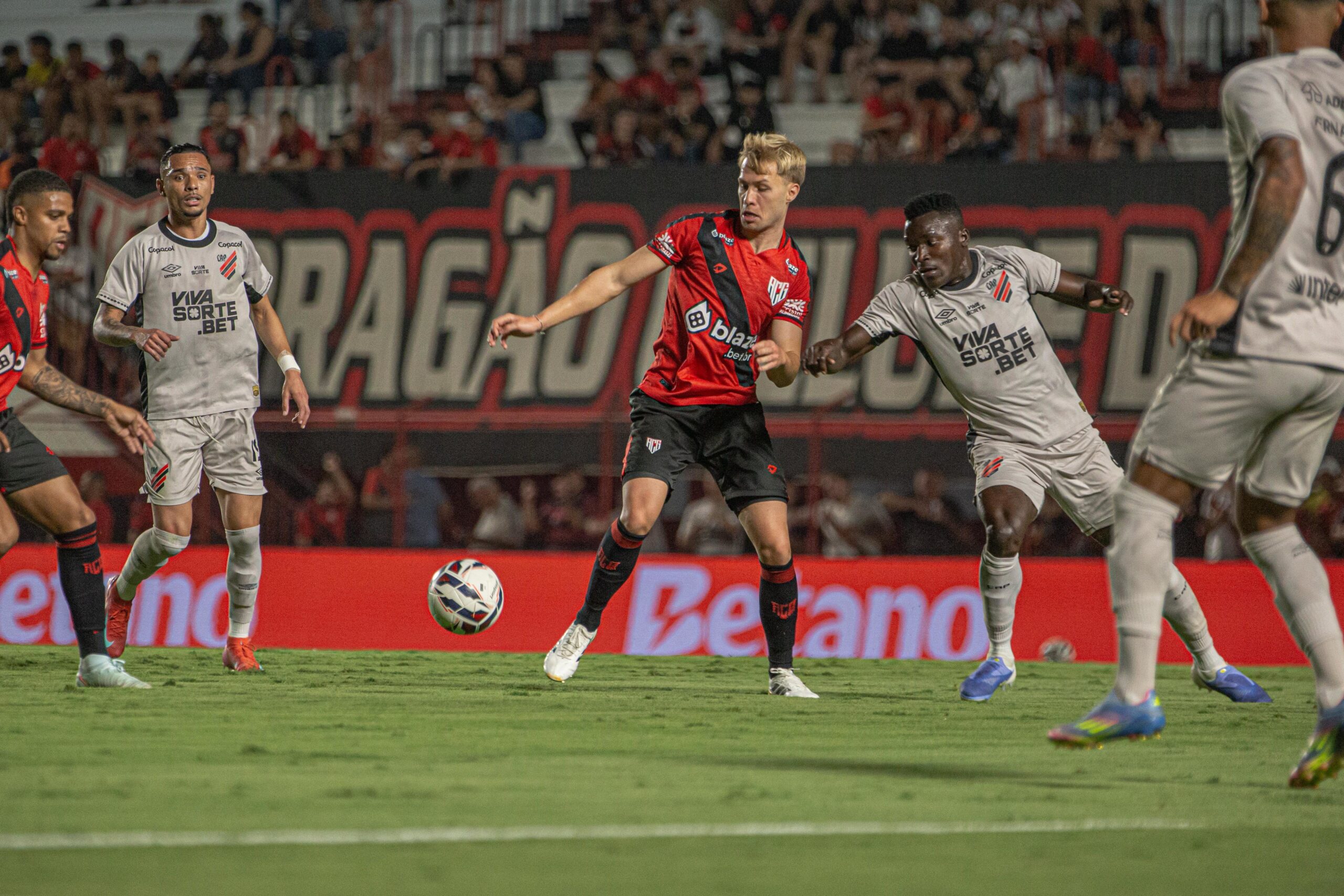 Athletico vai enfrentar o Atlético-GO na quinta fase da Copa do Brasil; veja retrospecto
