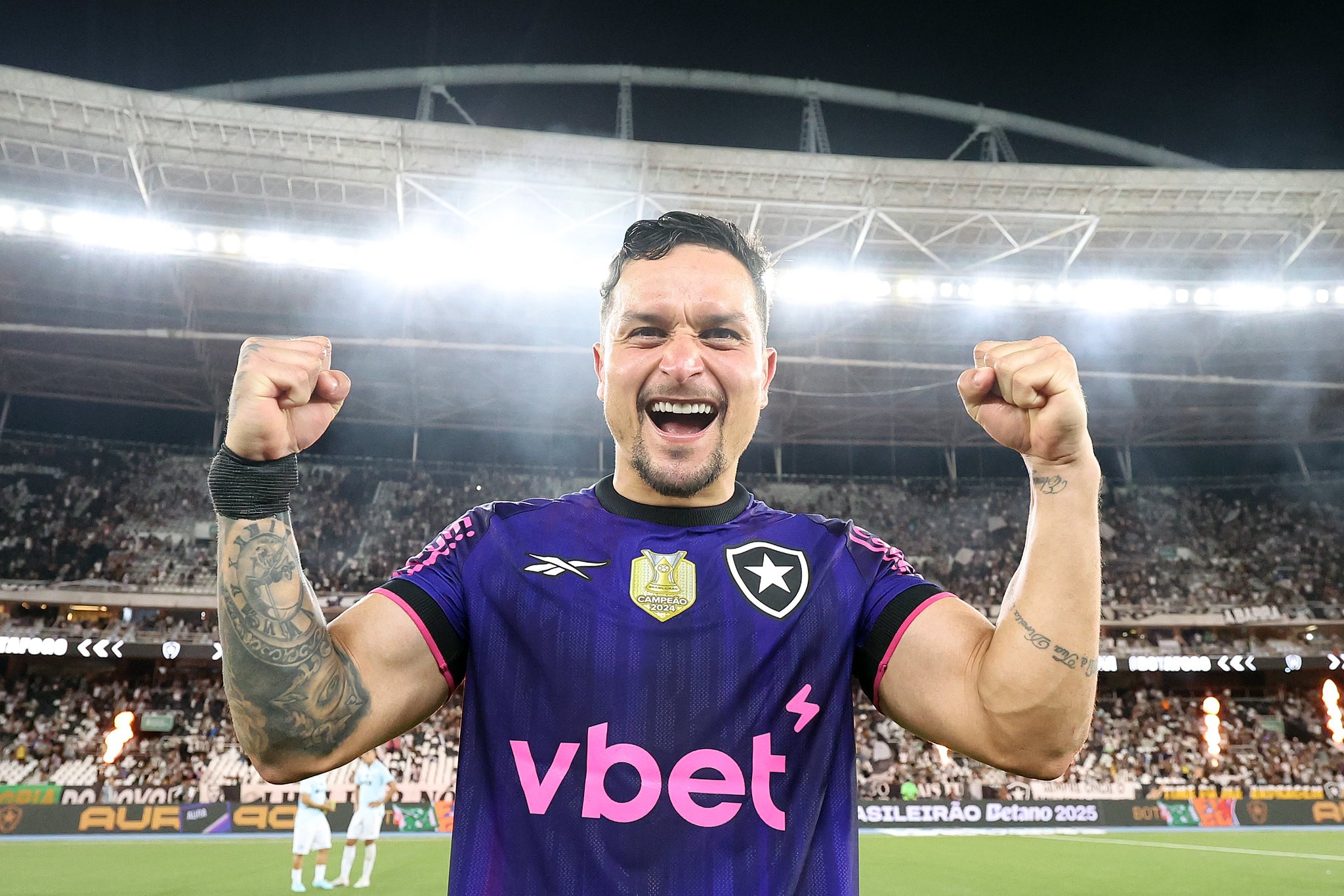 São Paulo e Botafogo negociam empréstimo de Artur; veja detalhes