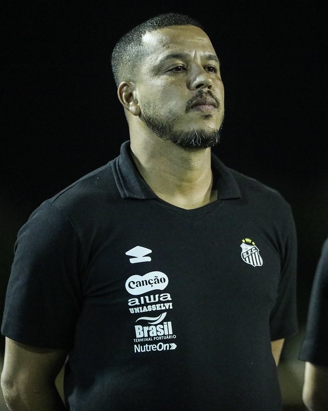 Santos escolhe novo auxiliar de Cuca e mexe nas equipes de base; veja as mudanças