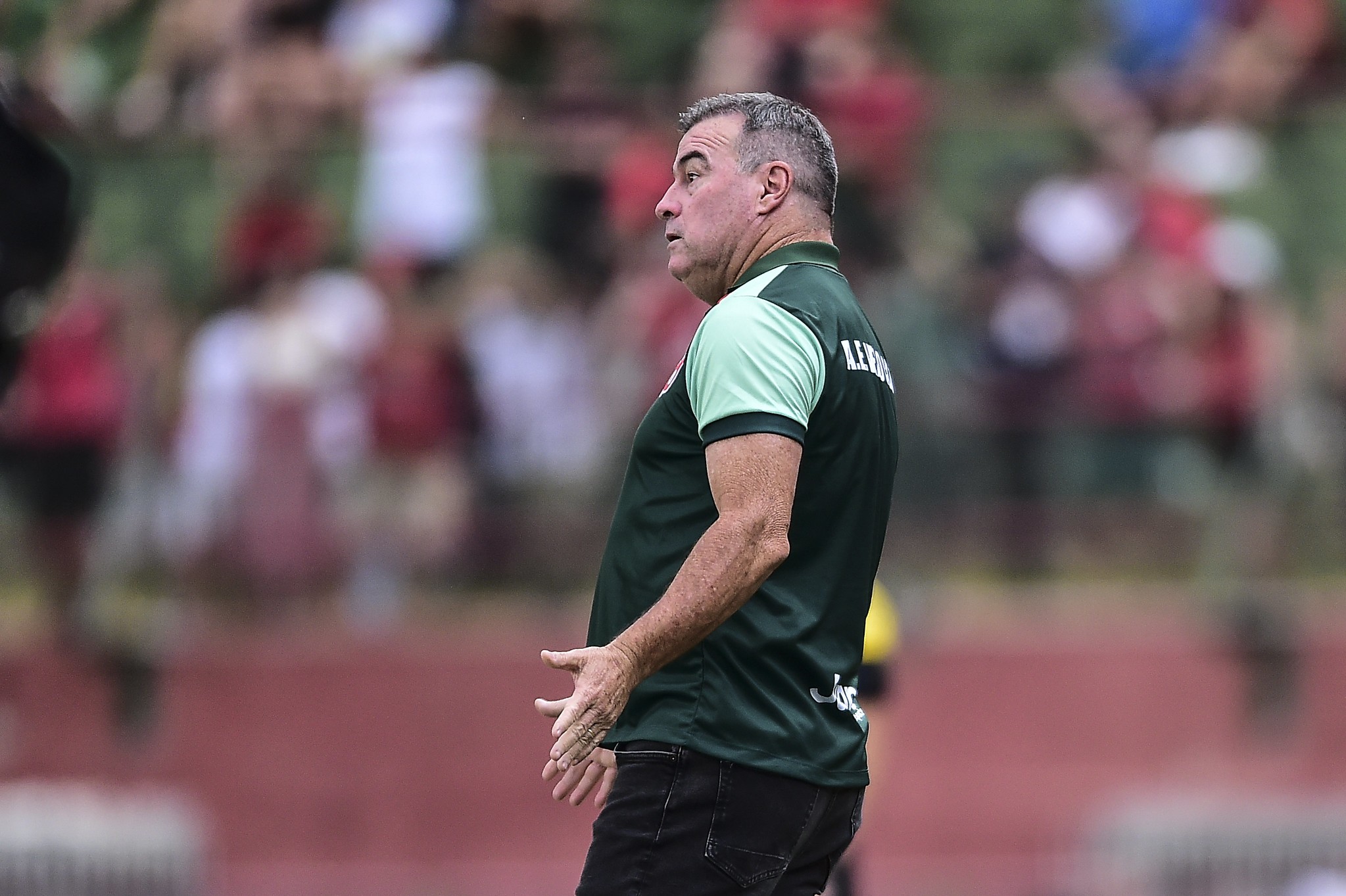 Velo Clube mira Cléber Gaúcho para lugar de Pintado, que tem rescisão encaminhada