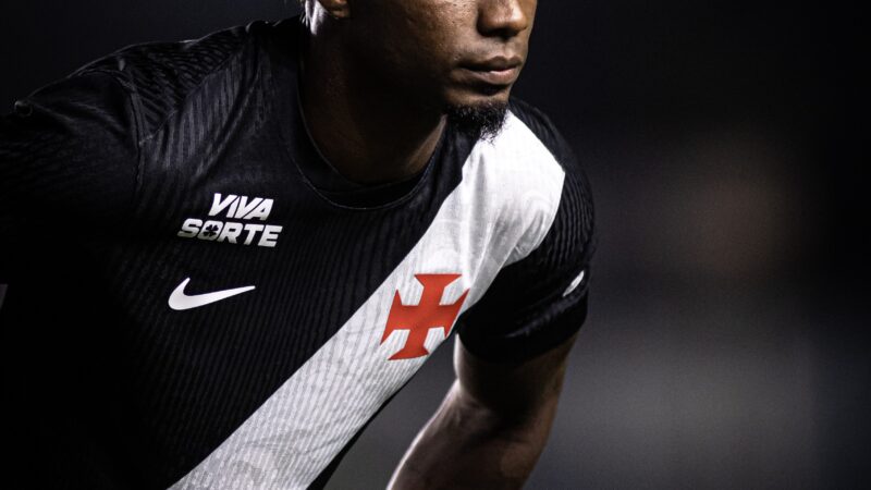 Após saídas no elenco, Thiago Mendes desponta como nova liderança do Vasco