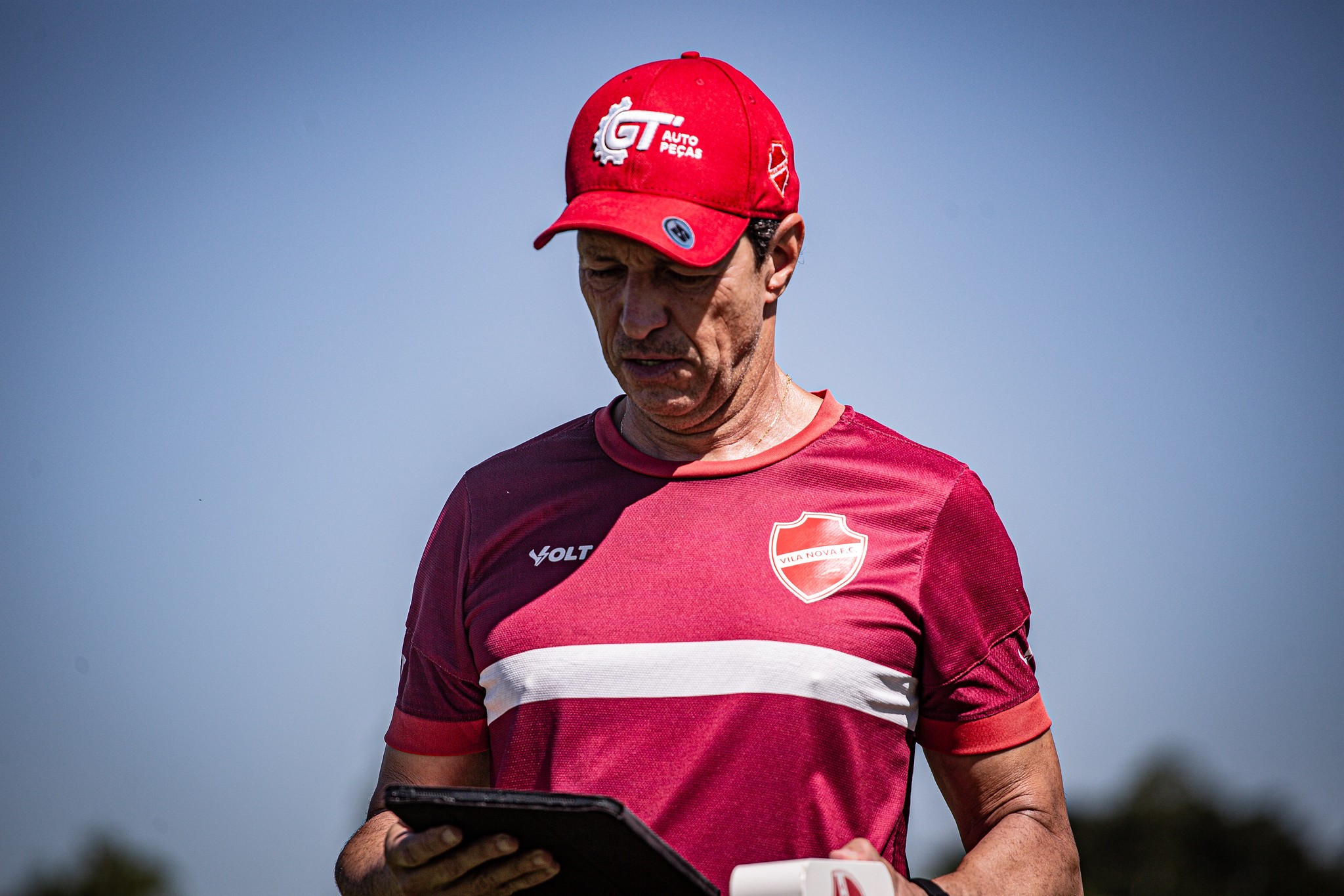 Vila Nova demite preparador físico em meio a críticas à condição do elenco