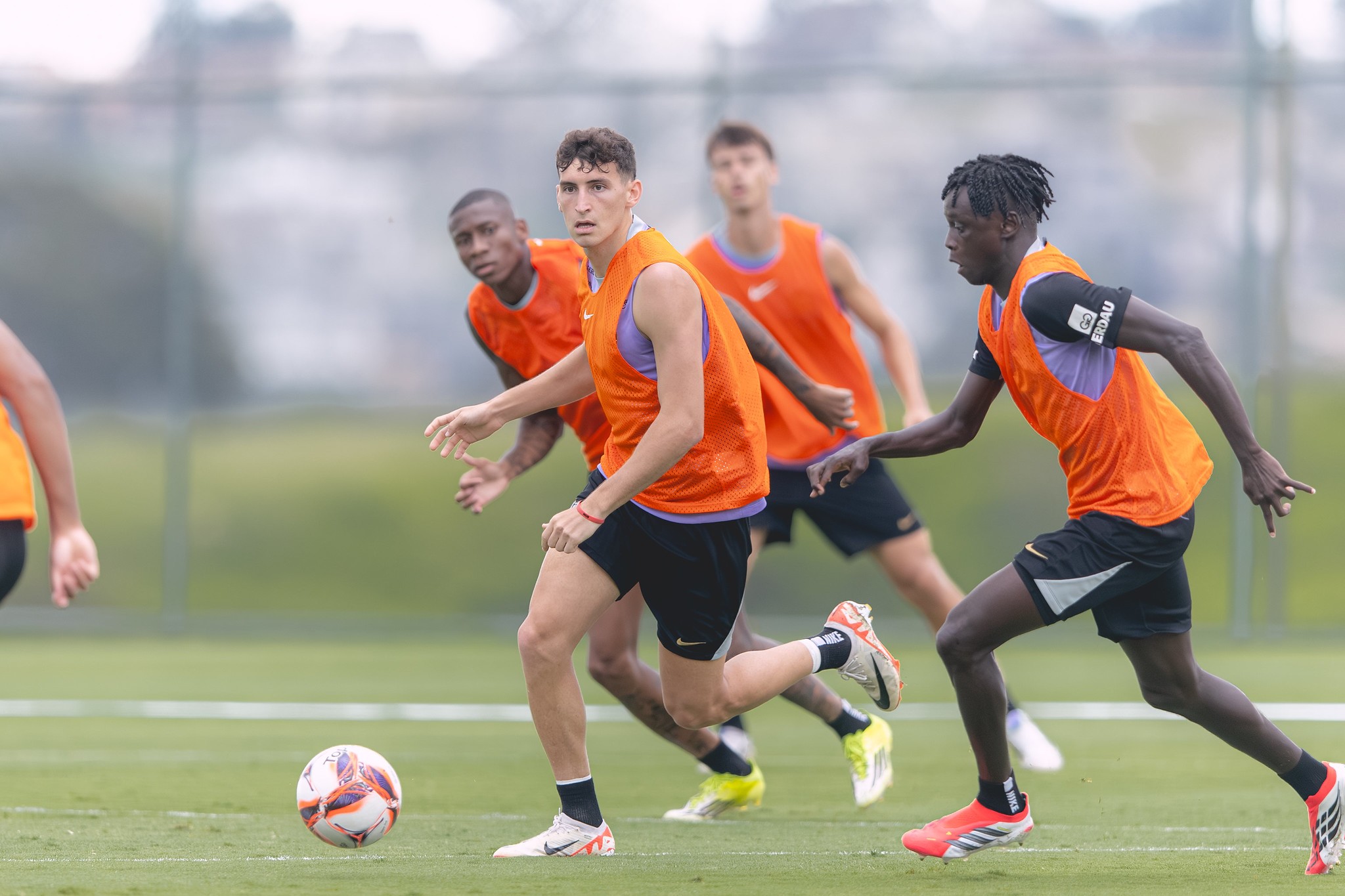 Por que não joga? Há quase um mês no Atlético-MG, Tomás Perez ganha sinalização de Domínguez