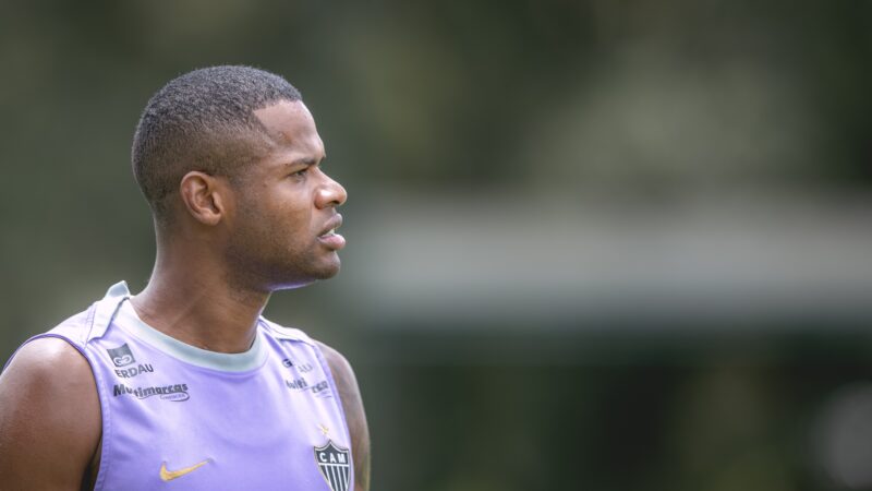 De saída do Atlético-MG, Júnior Santos chegou com status elevado e custou mais de R$ 1,7 milhão por jogo