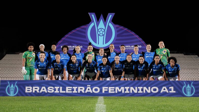 Zagueira do Cruzeiro retoma carreira após pausa de dois anos para tratar saúde mental; conheça