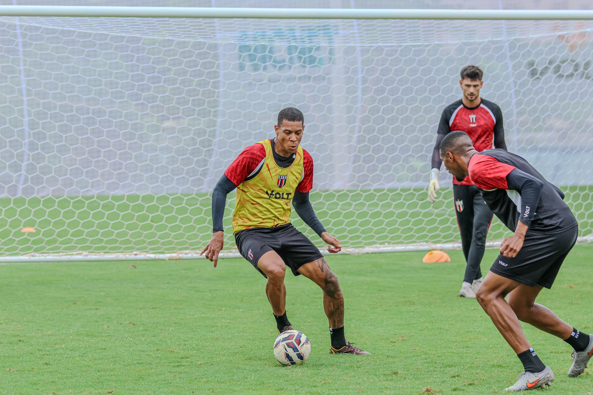 Botafogo-SP confirma “9” e “10” para Série B e define opções no elenco