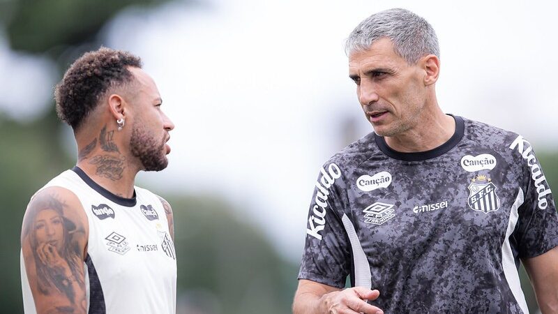 Aperfeiçoamento e variações táticas: como Vojvoda quer aproveitar semana livre no Santos